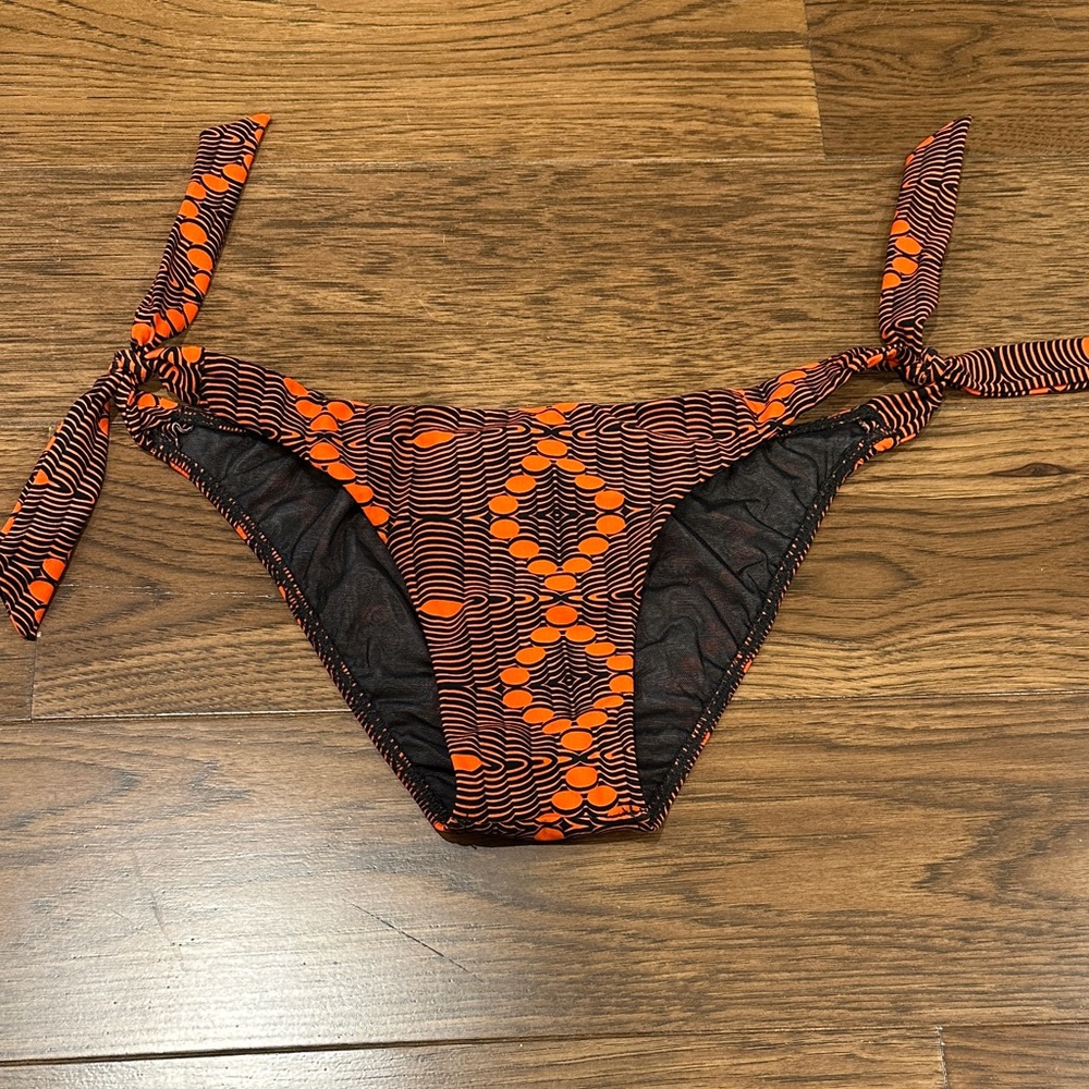 Sauvage Orange and Black Geometric Tie-Side Bikini Bottom. Xs